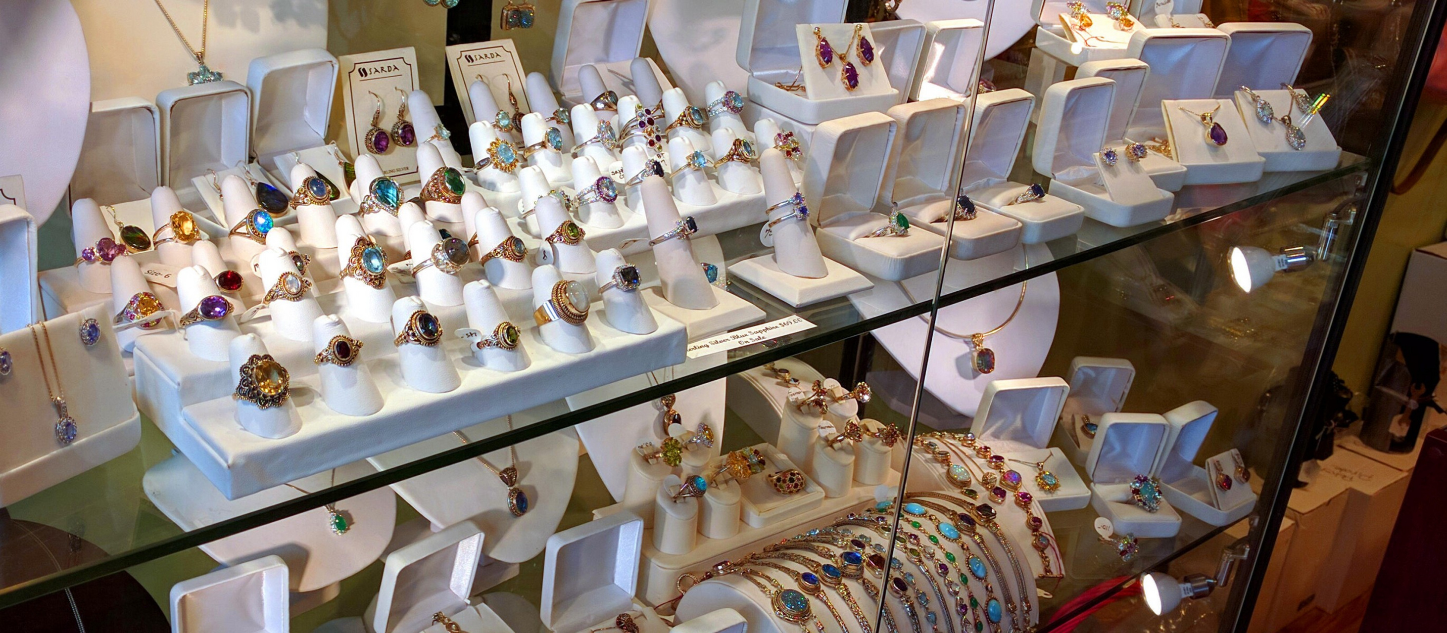 04 store inside cases 01