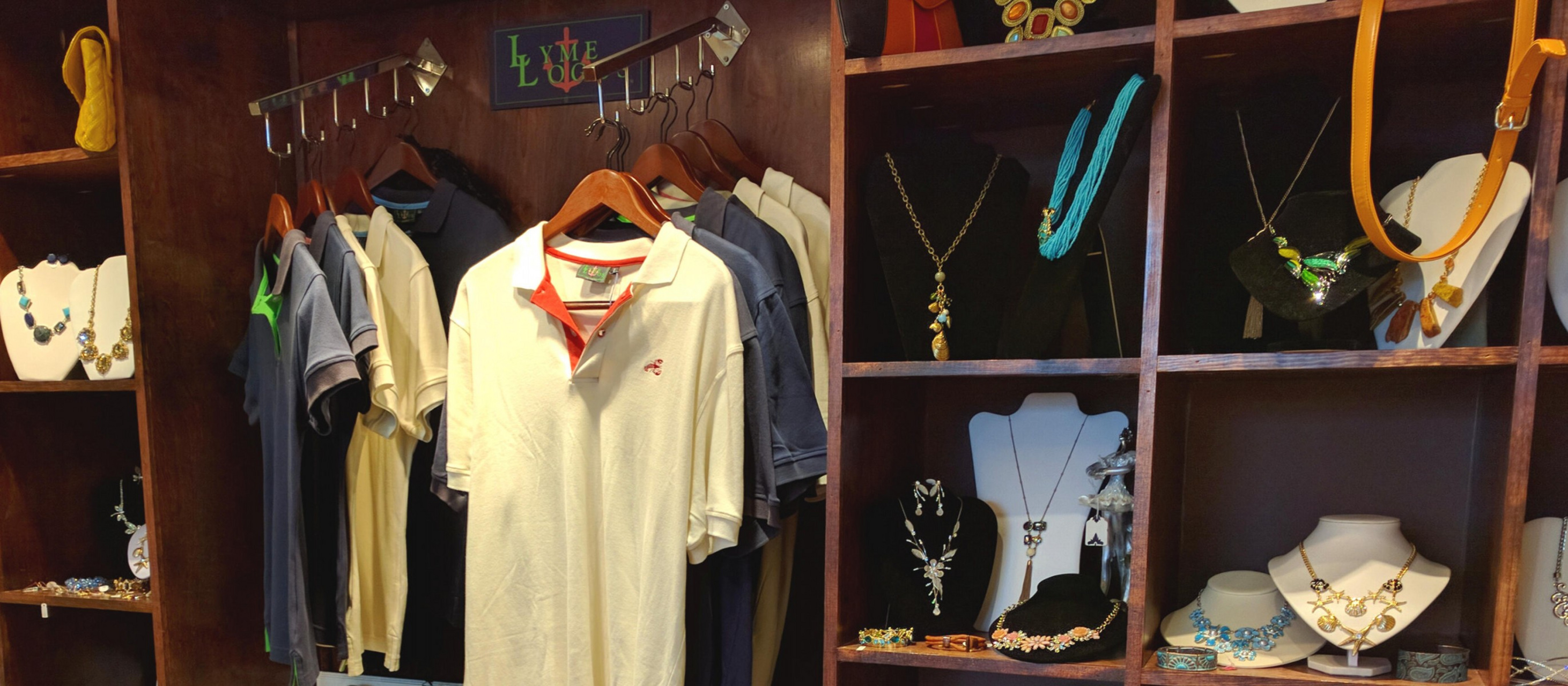 06 store inside wall 3