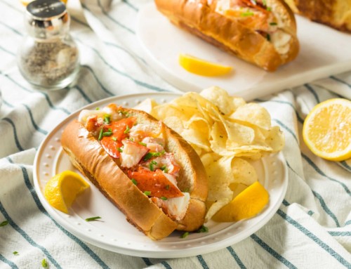 The Difference Between Cold & Hot Lobster Rolls